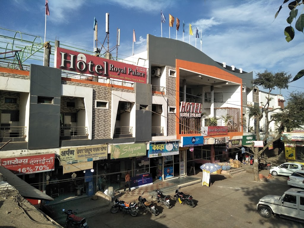 Hotel Royal Palace Dhamnod