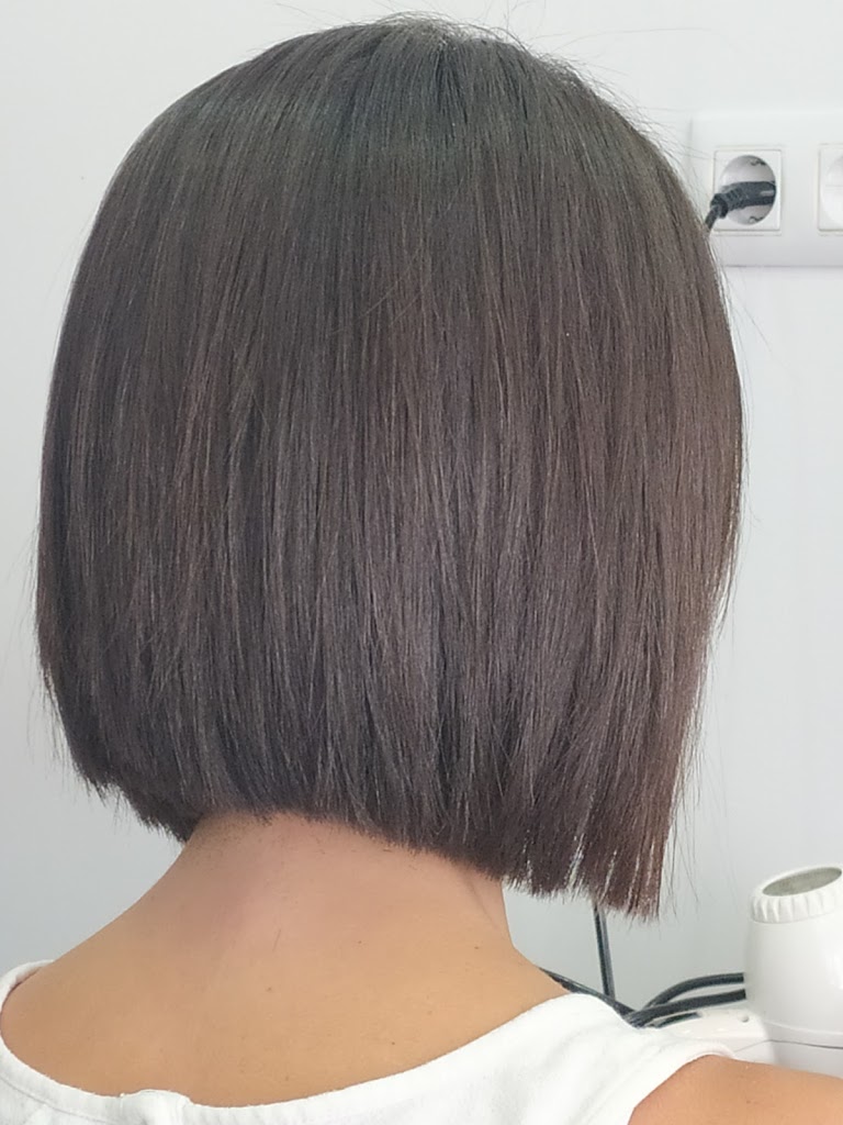 PELUQUERIA Aquarela INMACULADA VILLEGAS. — Peinado