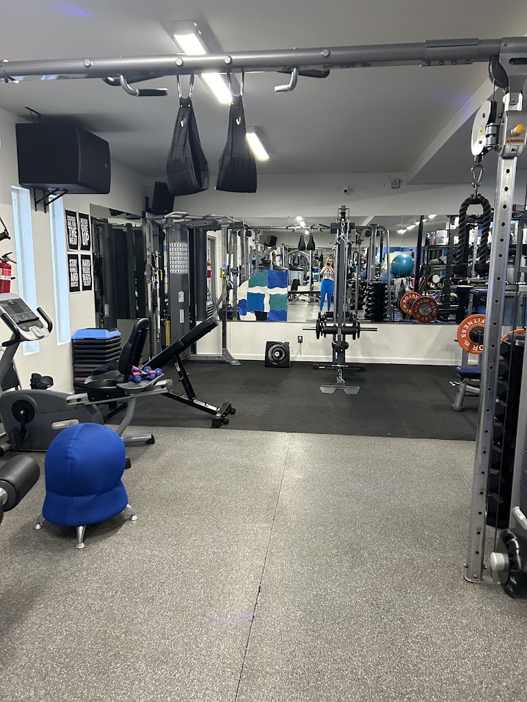  Pamela Young Fitness