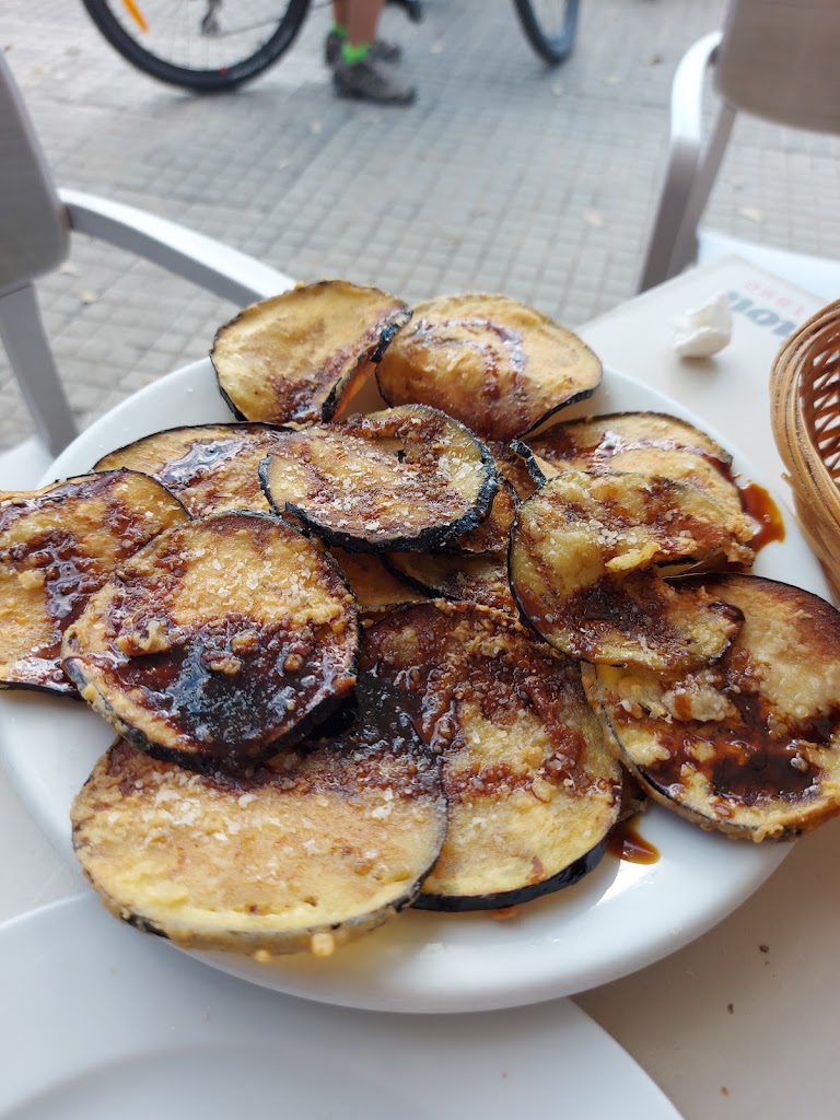 Les Tapetes de Sempre — Comida y bebida