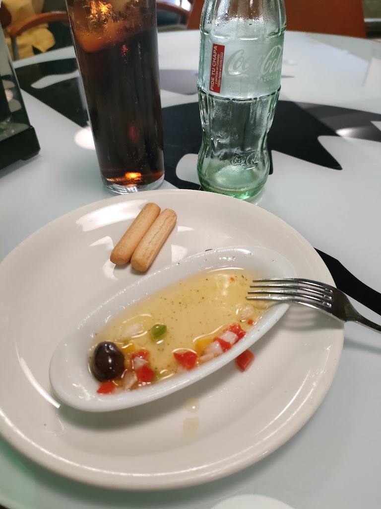 Cafeteria Manila Alcantarilla — Comida y bebida