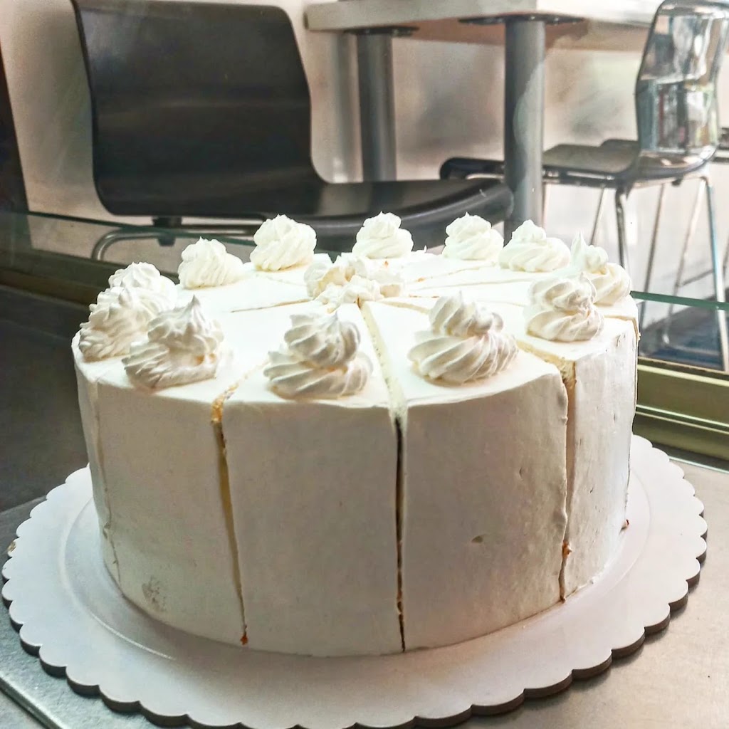 PANADERIA Y CAFETERIA SENSATION — Pastel