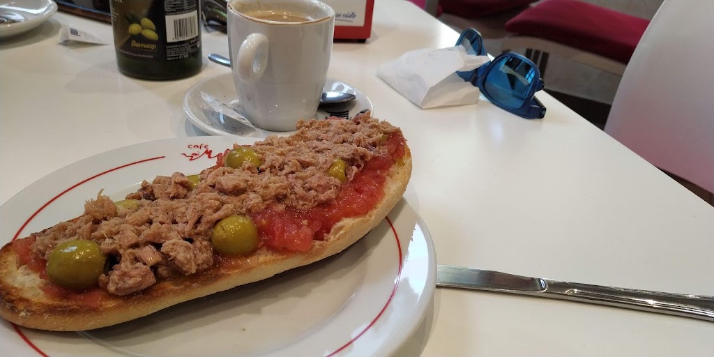 Cafeteria Marlene — Comida y bebida