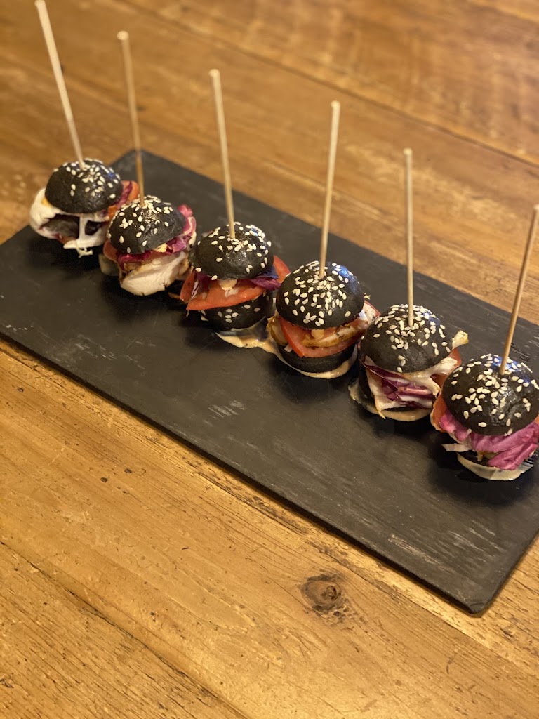 Restaurante La Nou — Comida y bebida