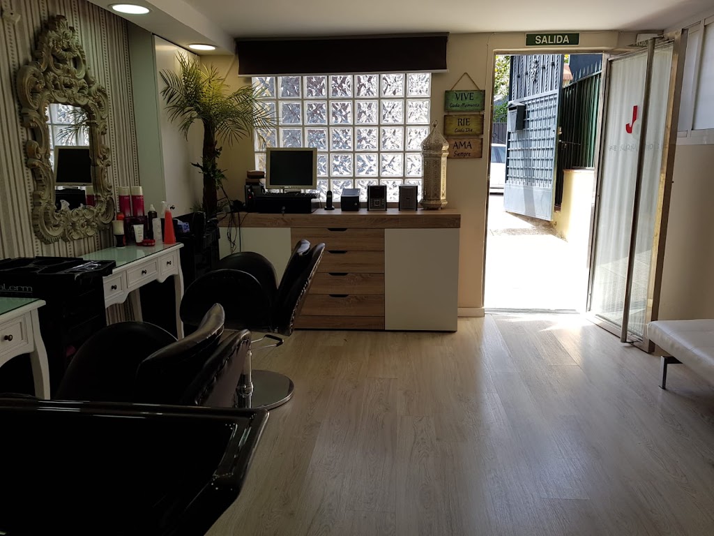 Peluqueria en La Zubia | Jesus Cordero hair studio unisex — Del propietario