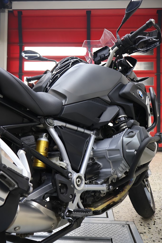 MouDetail's | Lavado de coches Manresa — Del propietario