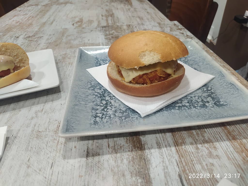 Taula 32 — Comida y bebida
