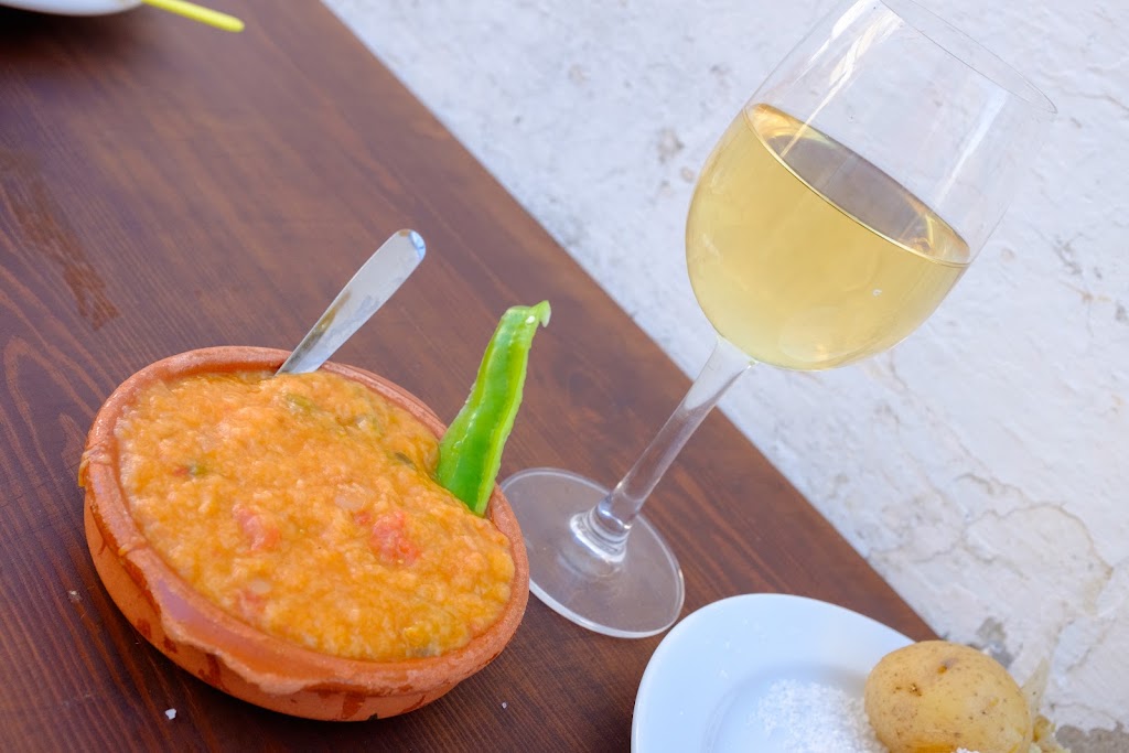 Mosto El rincon del abuelo Enrique (restaurante) — Comida y bebida