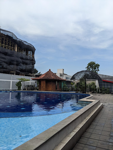 view kolam renang lambao kudus