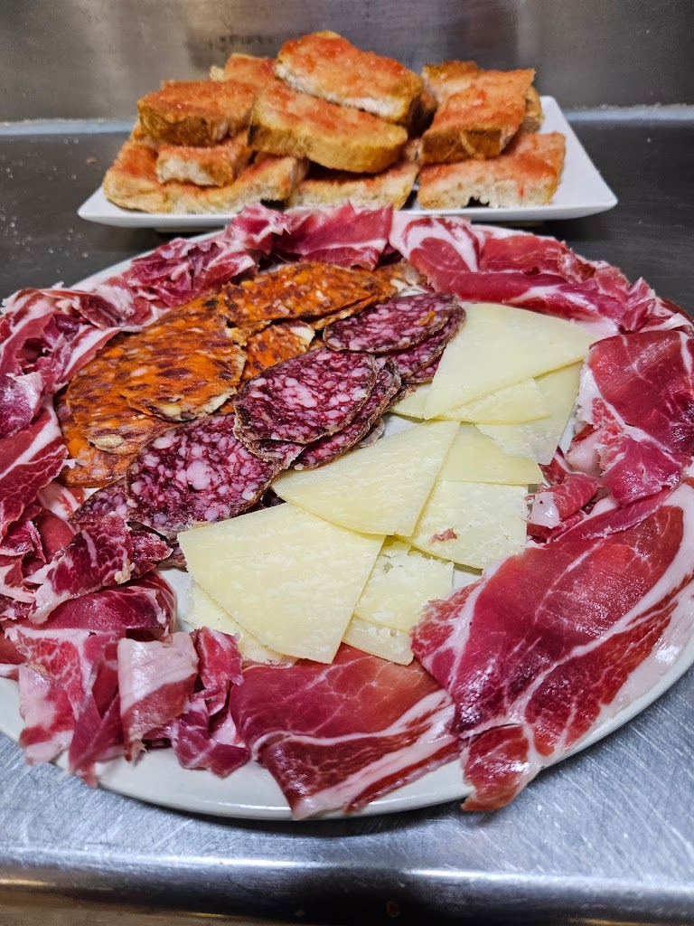 Can Butjosa Jose's Bar — Del propietario