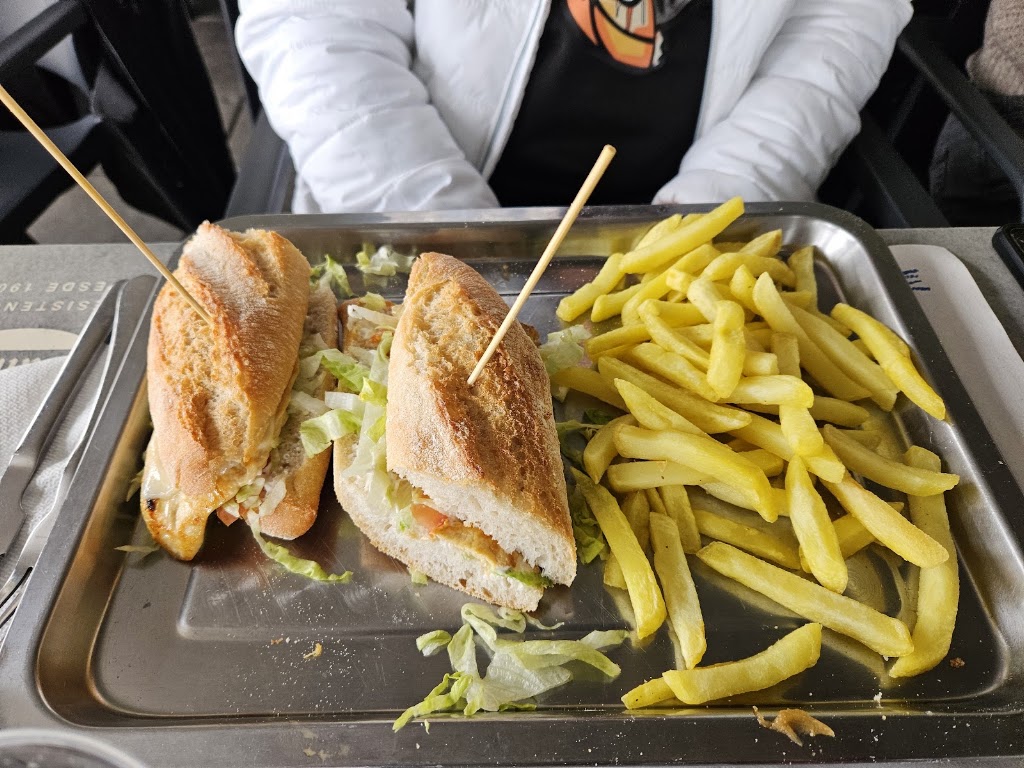 CAL PELE- Bar Camp de futbol de la Guardia — Papas fritas