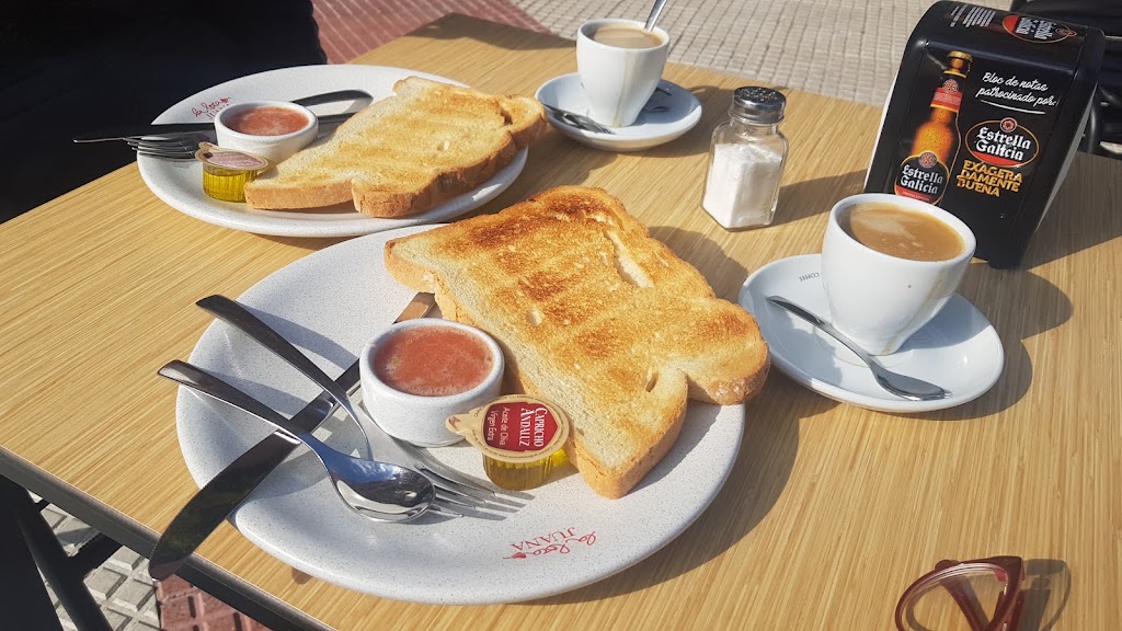 Una copa mas — Comida y bebida