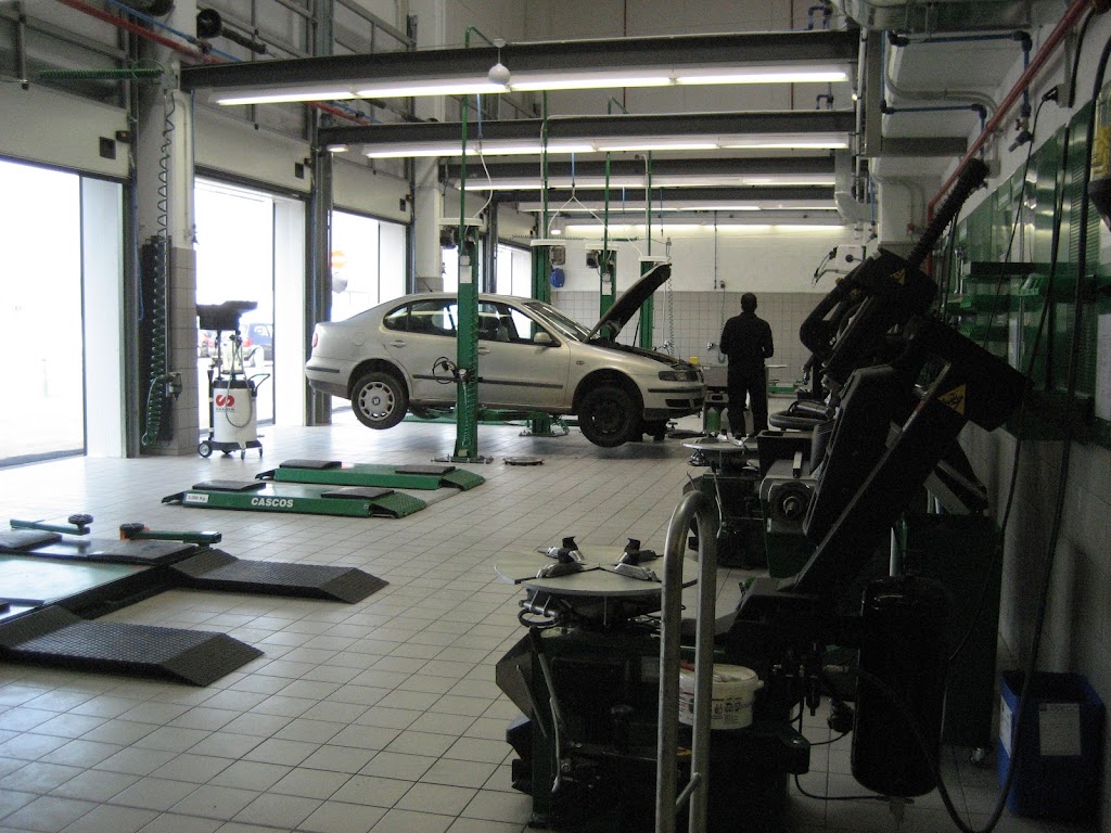 Feu Vert — Interior