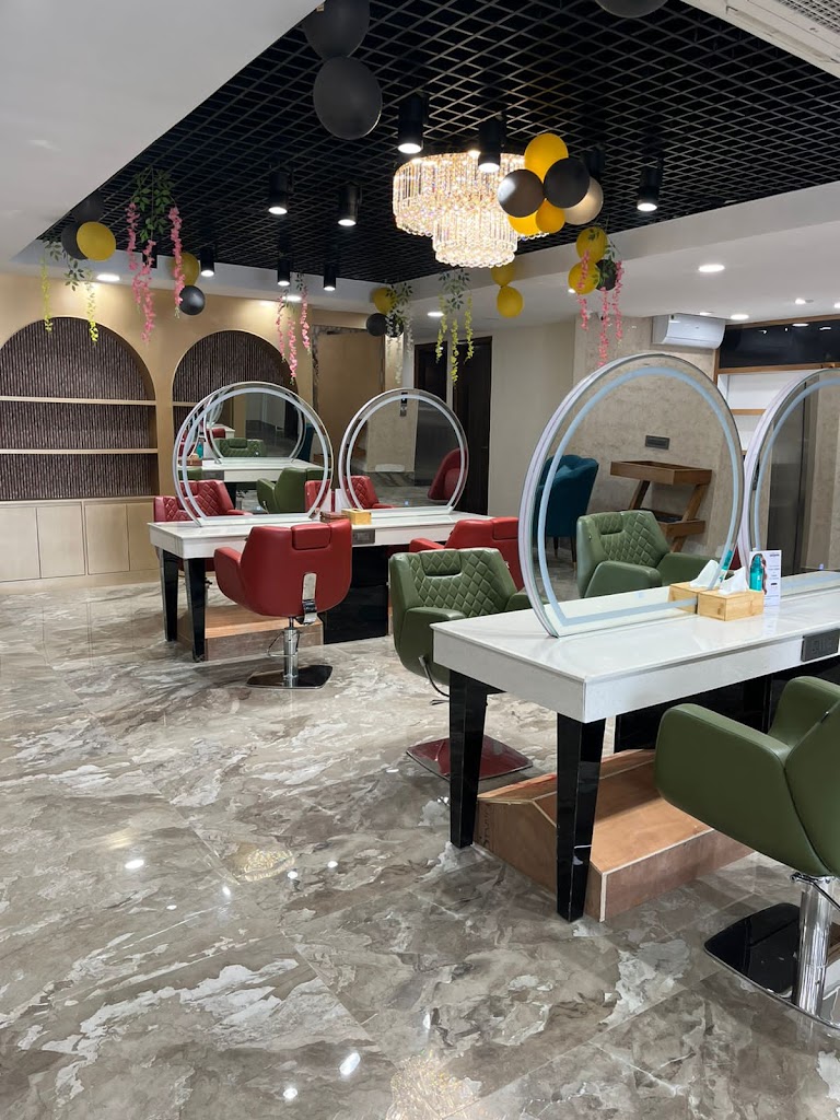 Knuckout Unisex Salon Beauty And Makeup Academy In Bathinda