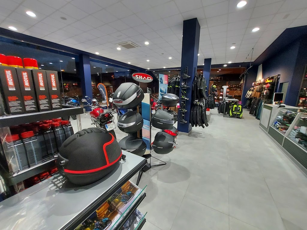 Motos Ricardo E Hijos C B — Interior