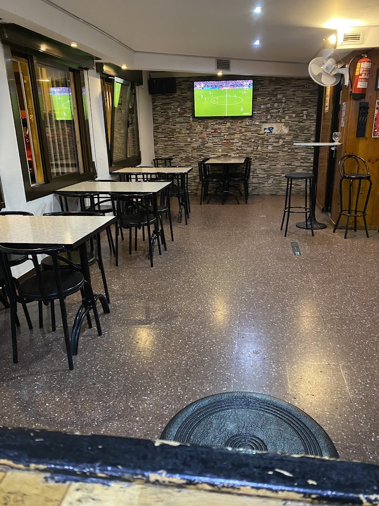 LA CUCARACHA Bar Musical