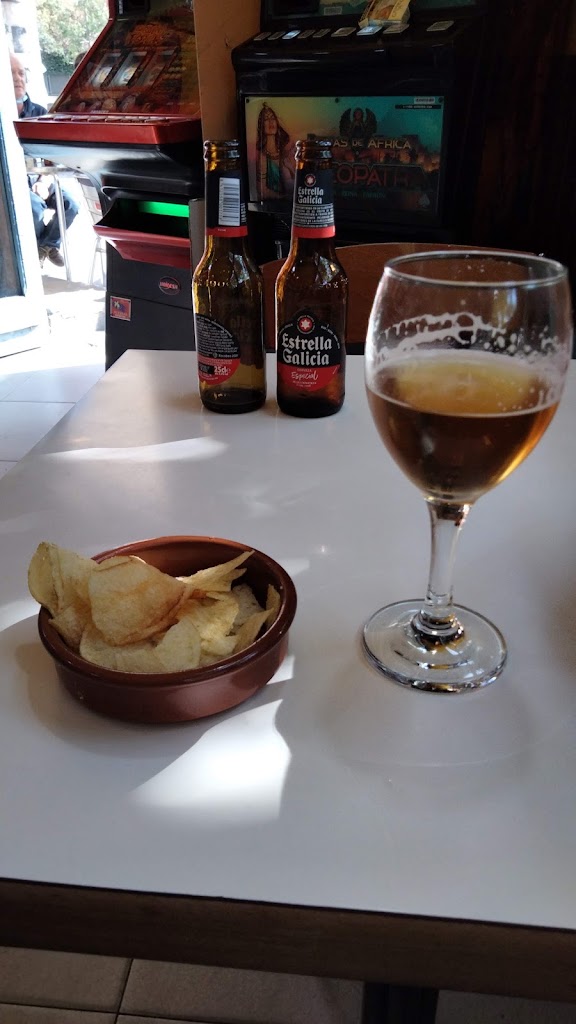 Bar El Mirador d'Esplugues — Comida y bebida