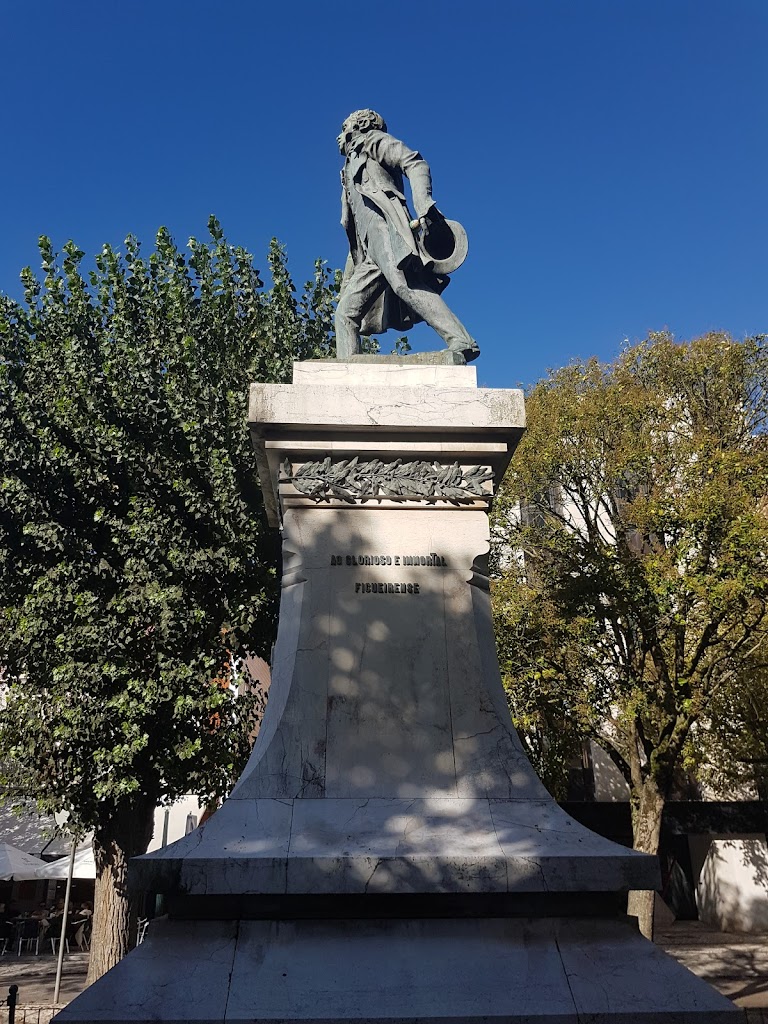 Estatua e Tumulo de Manuel Fernandes Thomaz