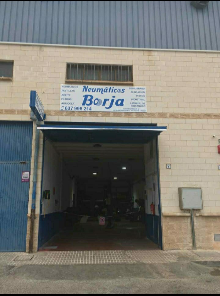 Neumaticos Borja — Exterior