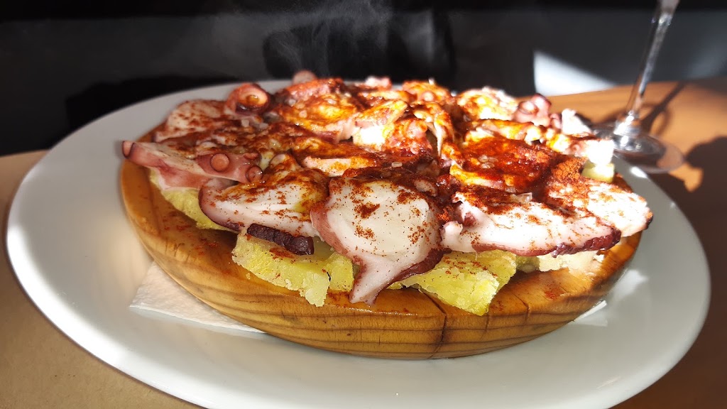El Arbolito — Comida y bebida