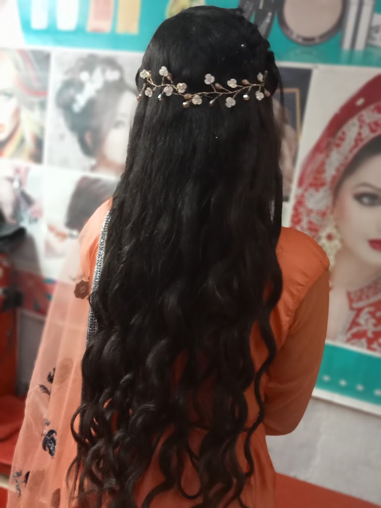 Look Shine Beauty Saloon Academy