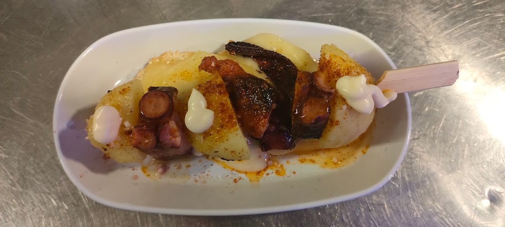 El Canon — Comida y bebida