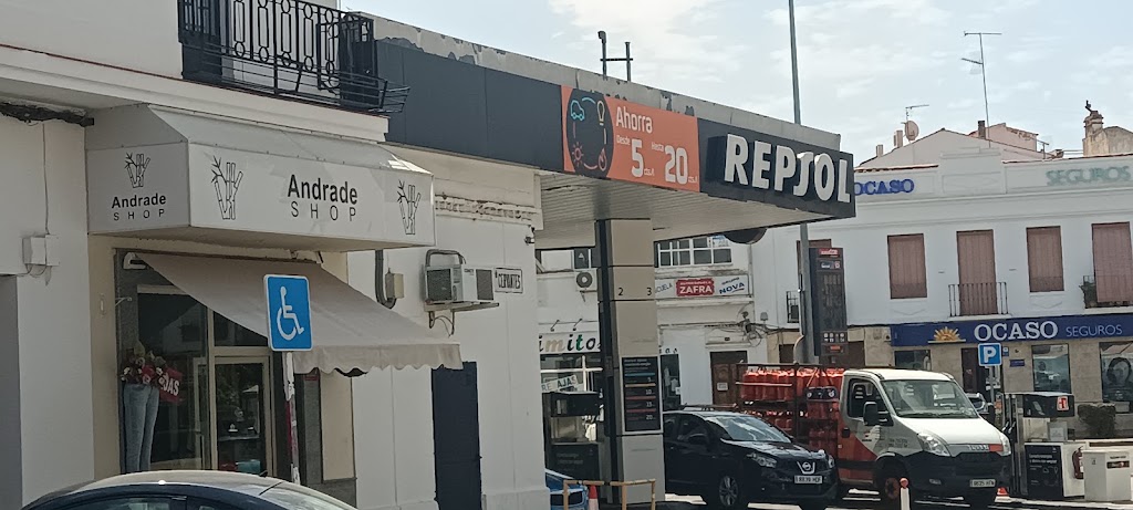 Estacion de Servicio Repsol — Exterior