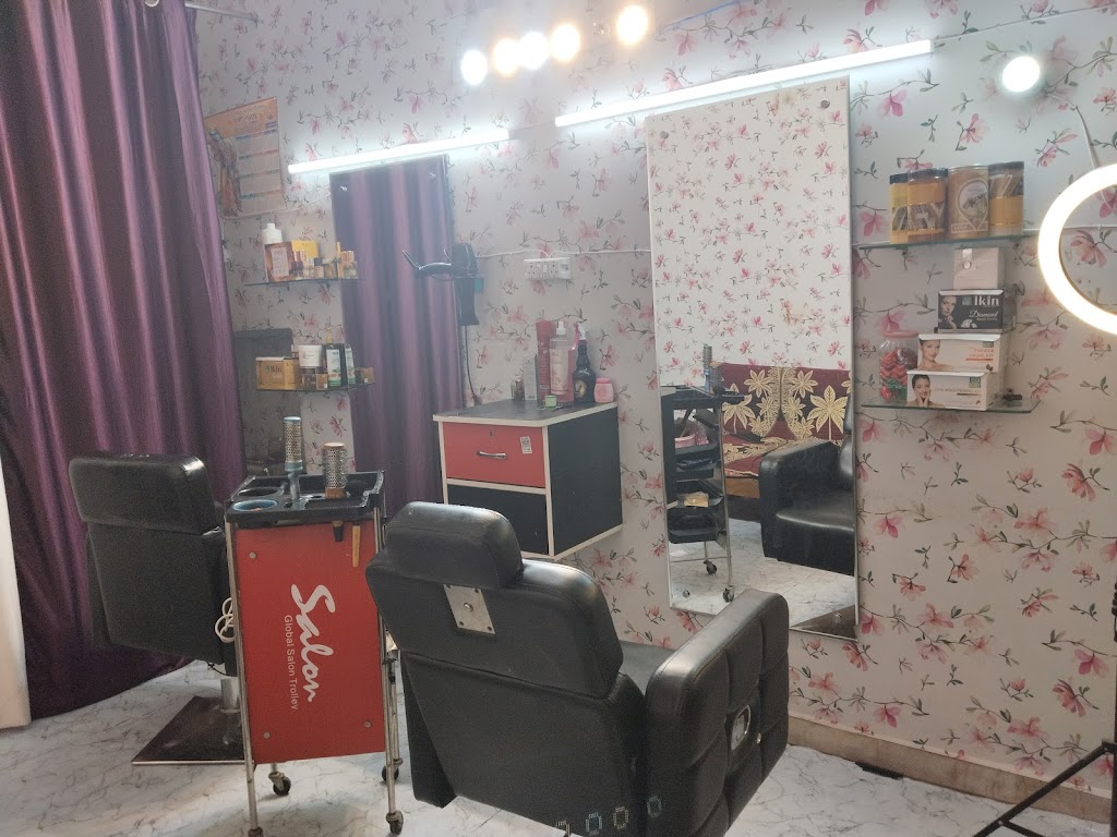 Aakriti Pure Beauty Salon