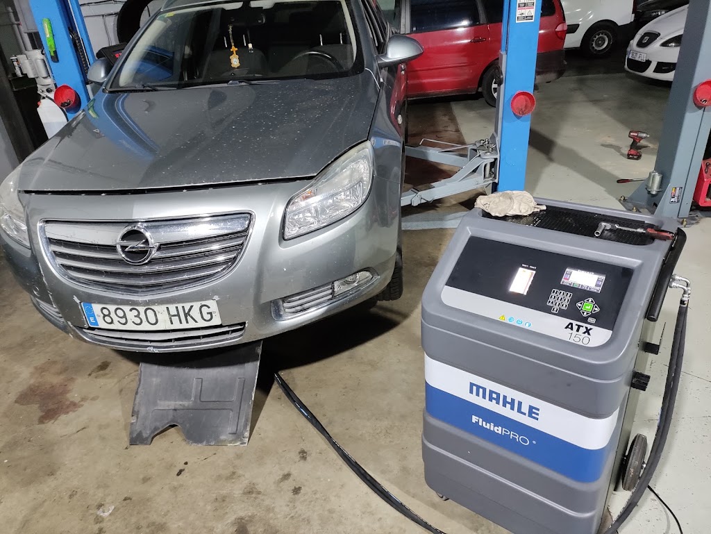 AUTO GARAGE — Del propietario
