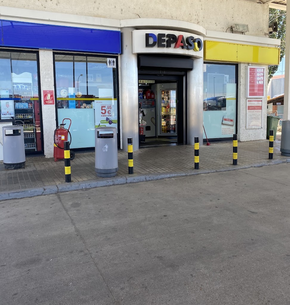 Estacion de servicio Cepsa — Exterior
