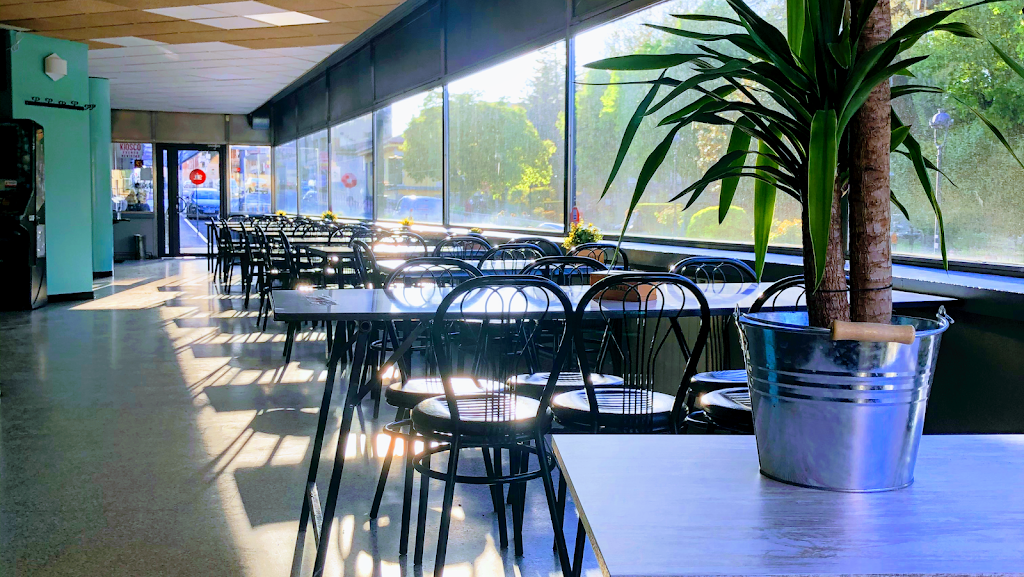 Cafeteria Parking Bus