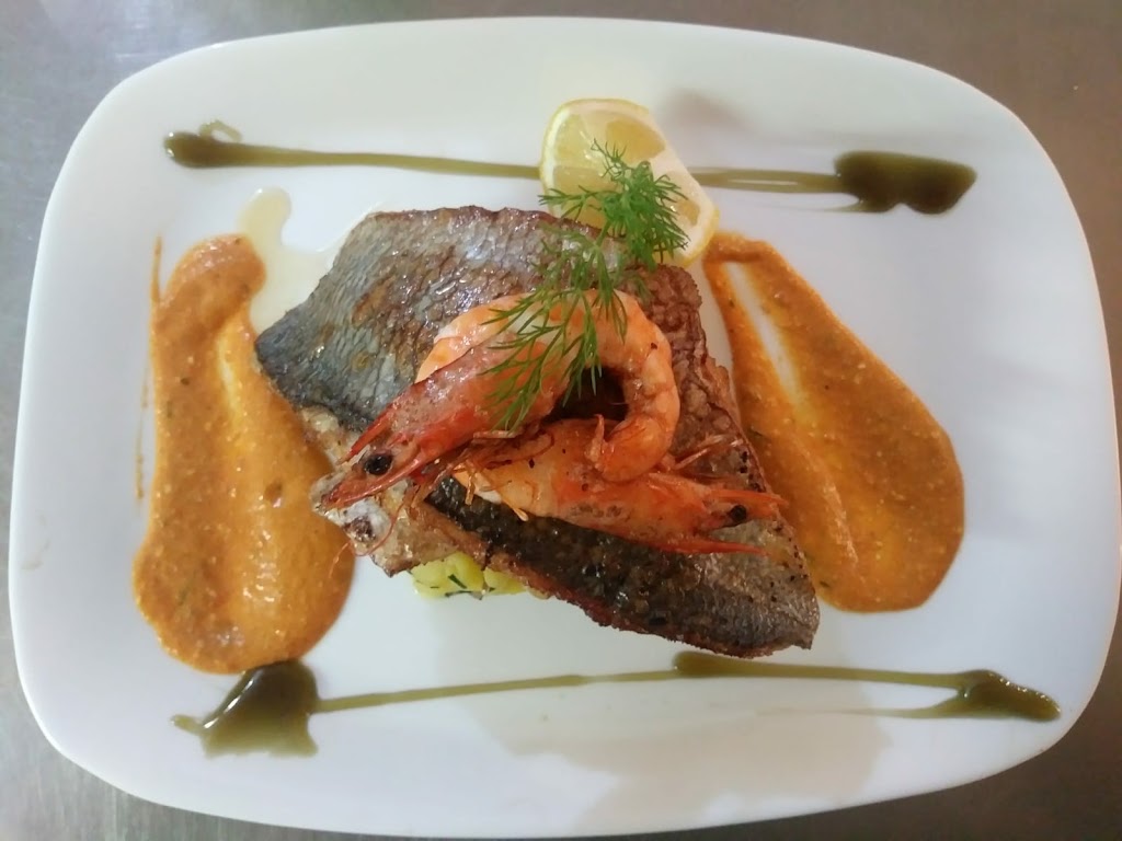 Lavabeach Restaurant — Comida y bebida