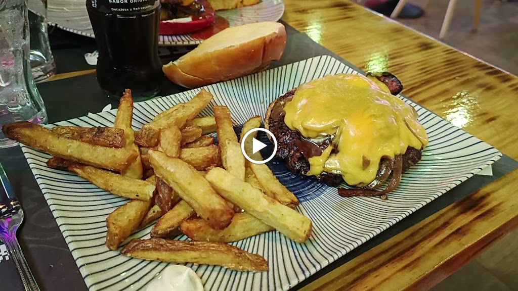 TORO Burger Lounge CASTELLDEFELS — Videos