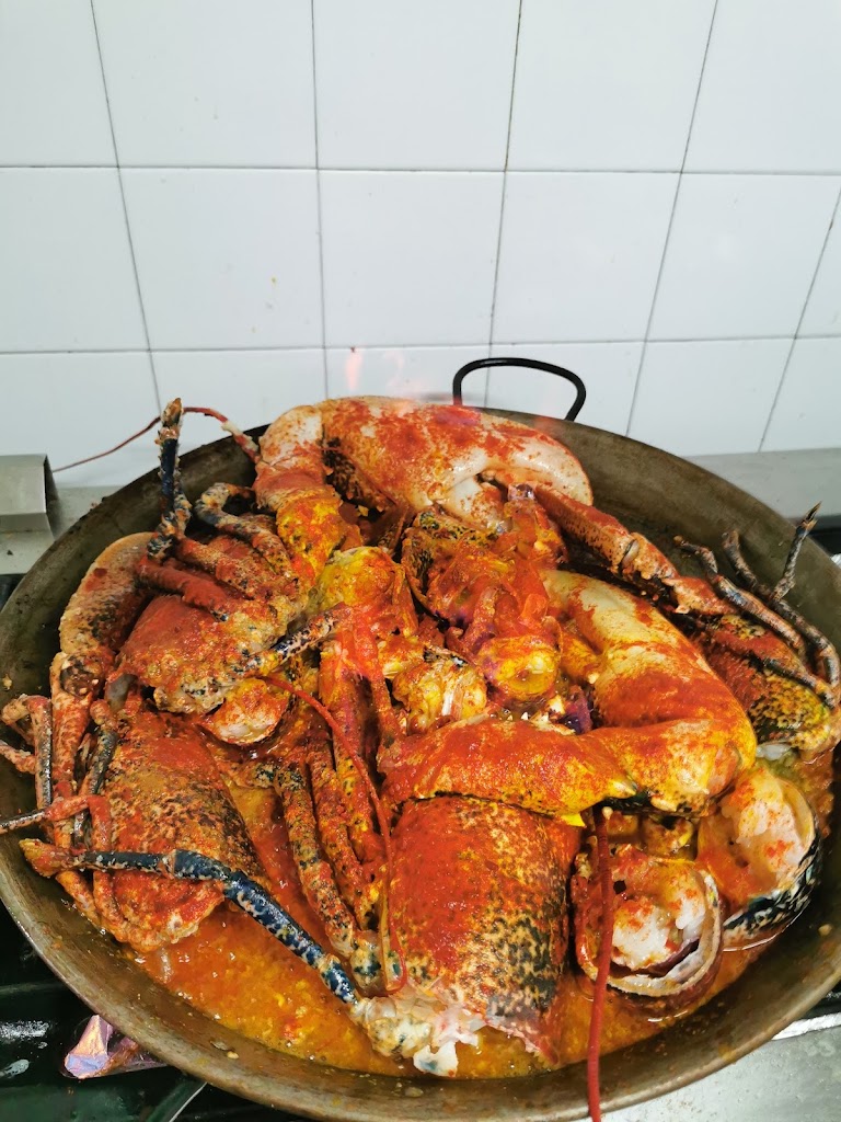 CAFE BAR LA LONJA — Comida y bebida