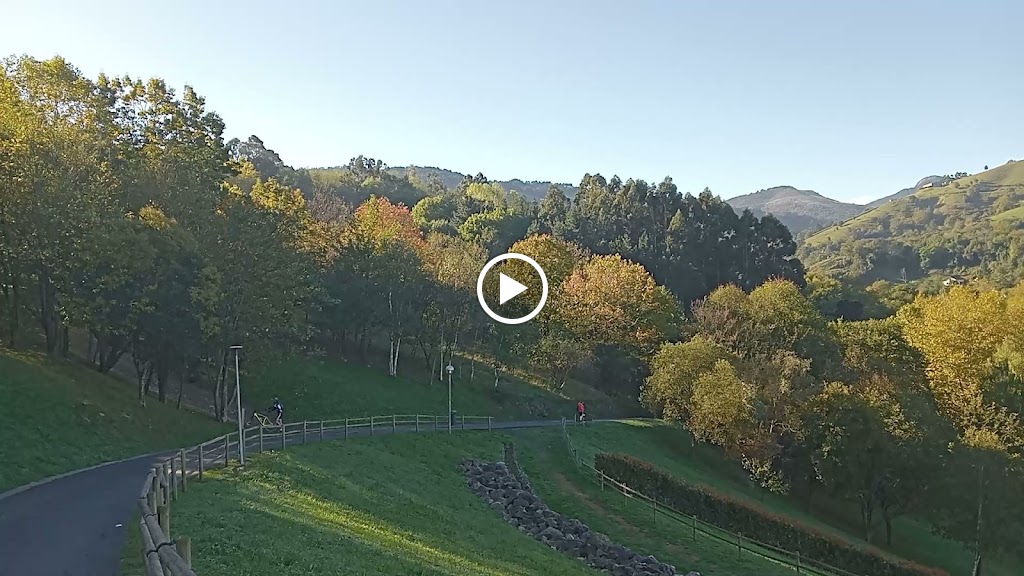 Parking gratuito de El Regato — Videos