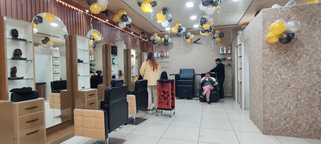 Shrida By Aastha Makeover Studio And Academy Bridal Makeup Artist Makeup Artist Best Makeup Studio In Bareilly