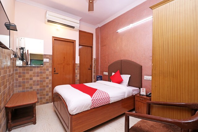 Oyo 29304 Hotel Pooja