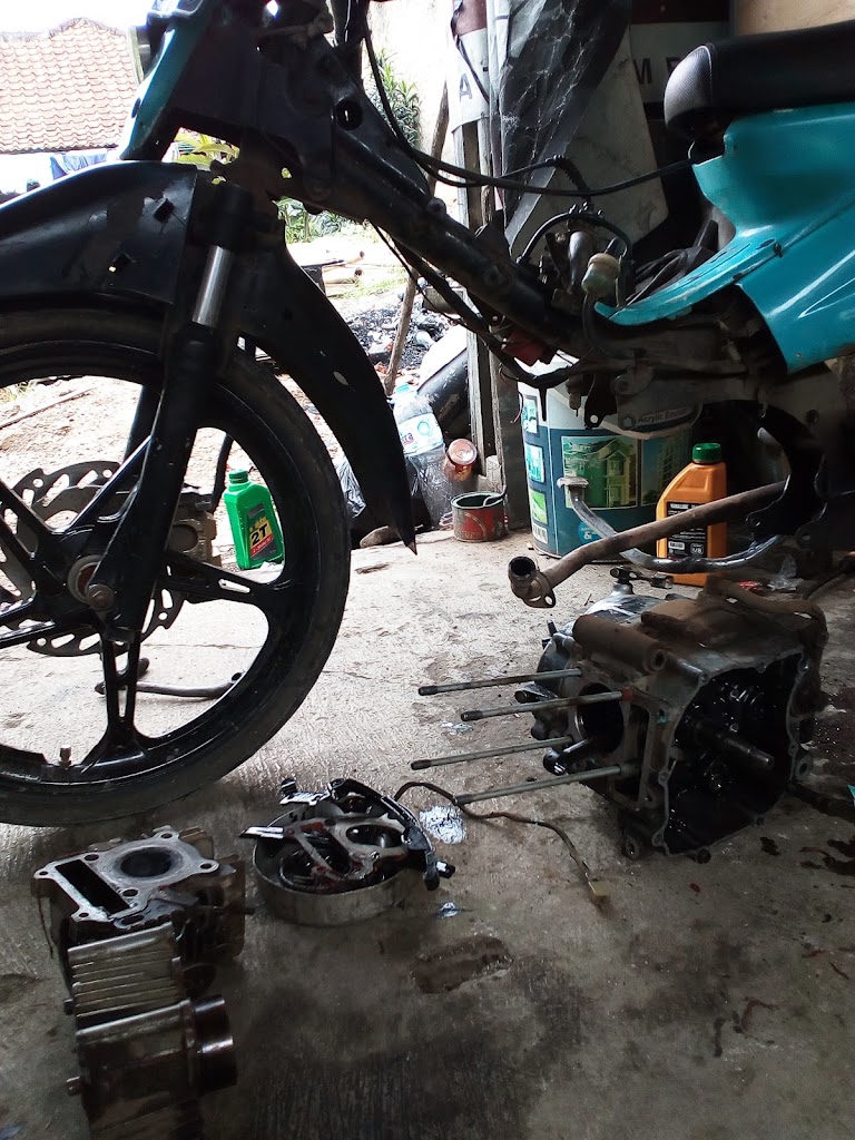 bengkel pak enjang