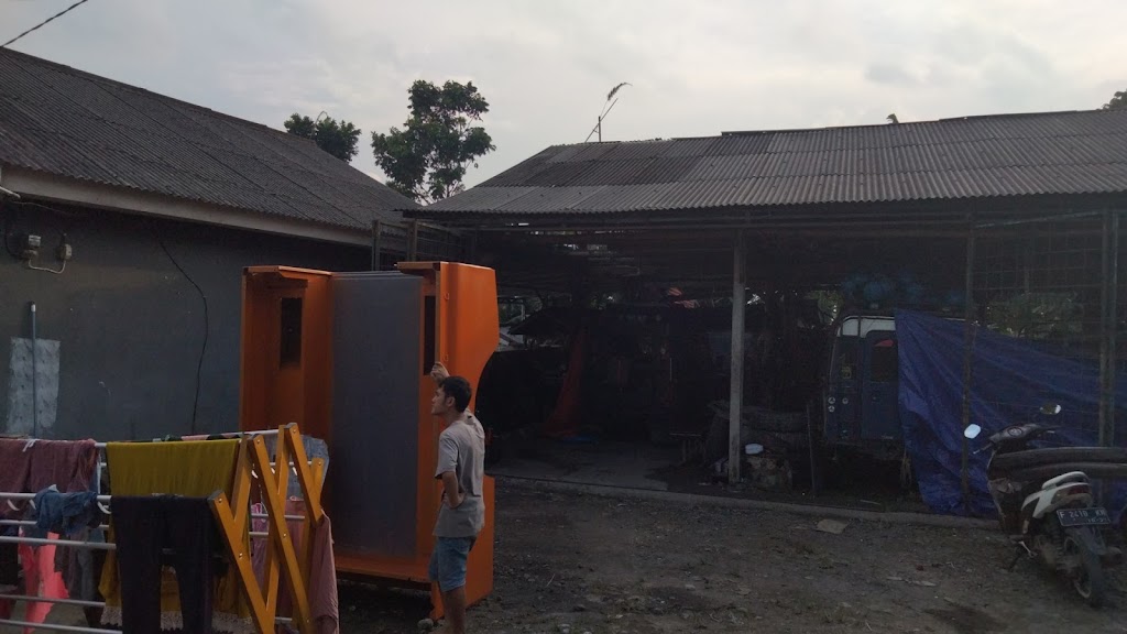 Bengkel mobil " saung LAND ROVER "