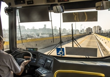 Vertical Glass - Reparacion de lunas de autobuses y camiones etc — Del propietario