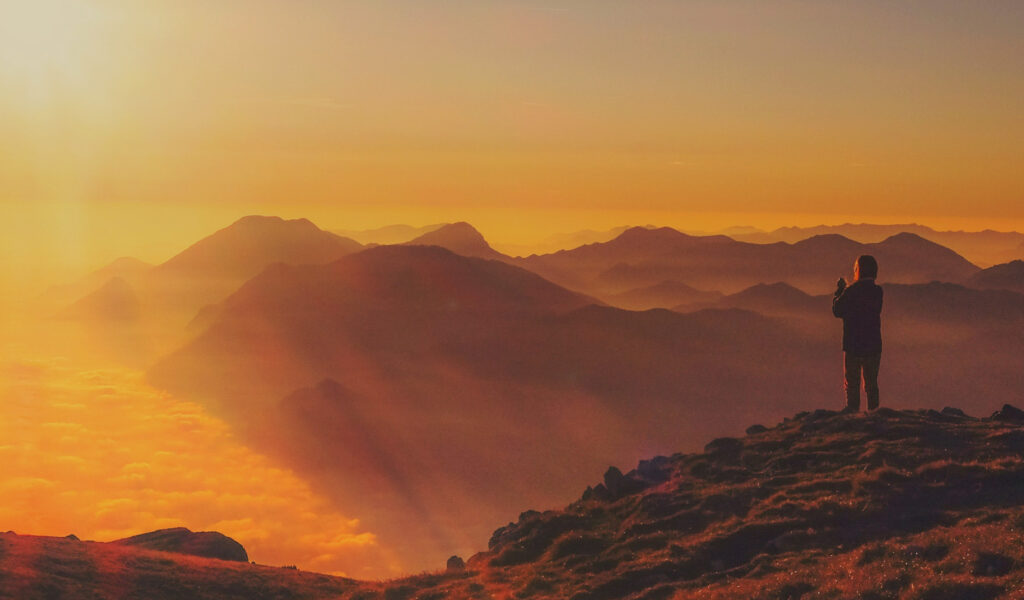 Aura Ingenieria Energetica: Ahorro en factura de luz y Energias Renovables