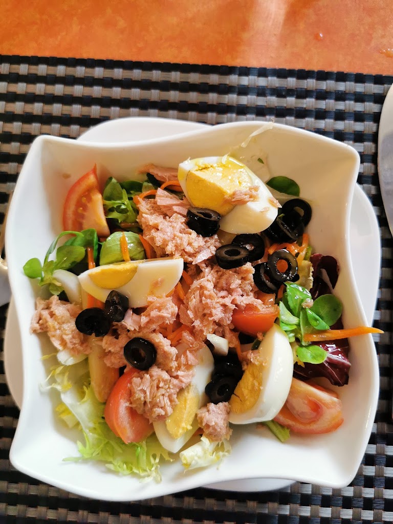 Meson Capa Negra — Comida y bebida
