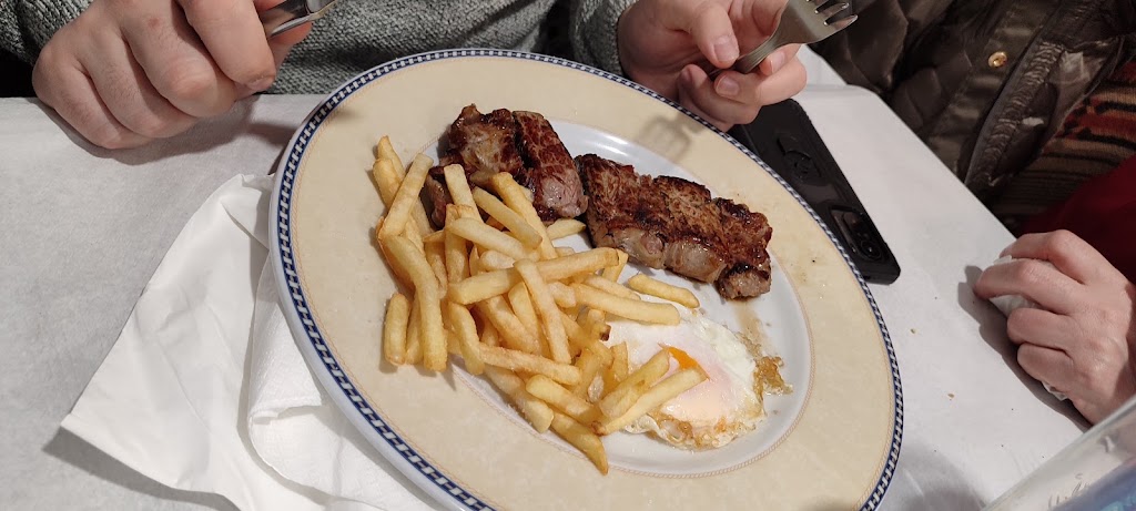 Julian Bar Restaurante — Comida y bebida