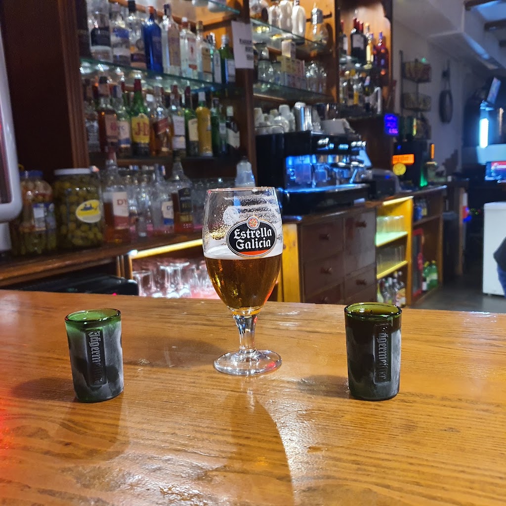 CERVECERIA. GABYS BAR — Comida y bebida