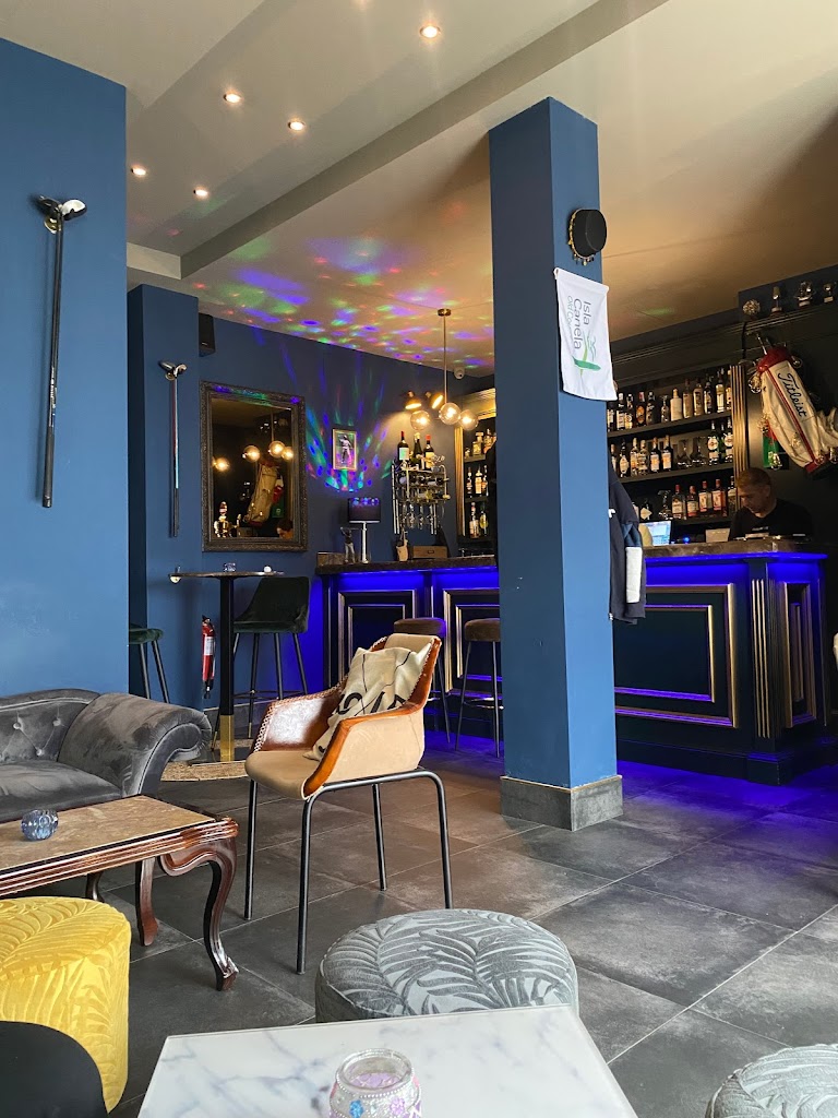 HOLE IN ONE - Cocktail & Vinos