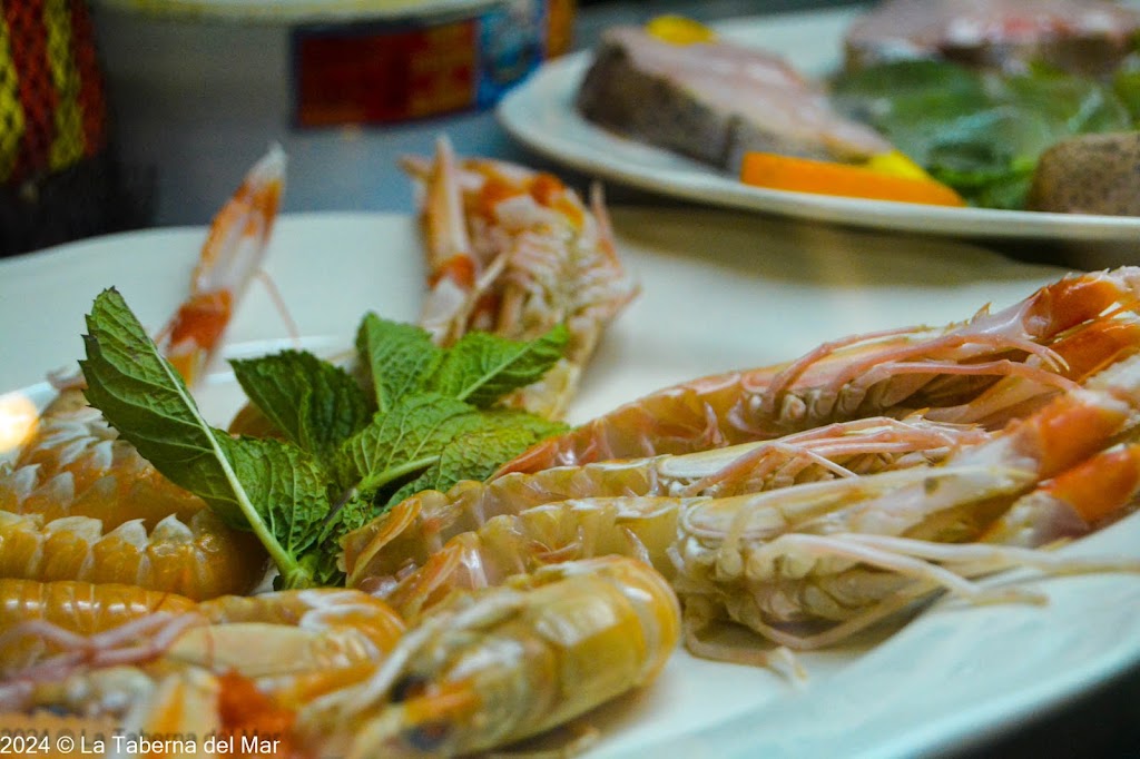 La Taberna del Mar — Comida y bebida