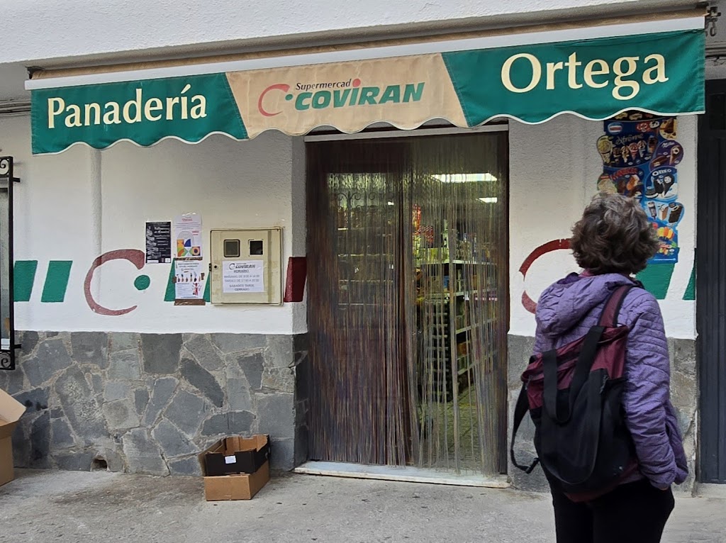 Autoservicio Coviran y Panaderia Ortega