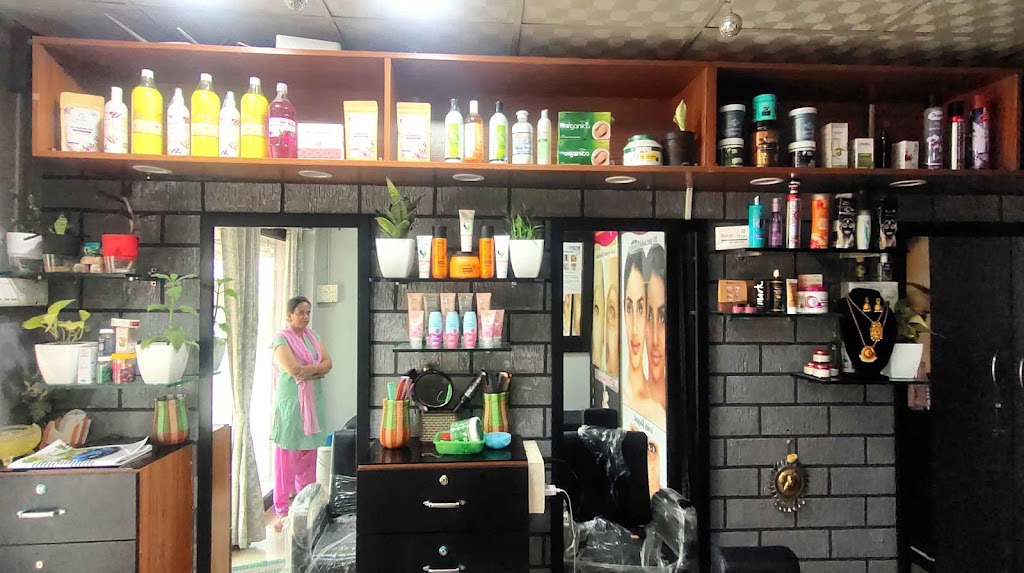 Cute Cute Ladies Beauty Parlour And Bridal Studio