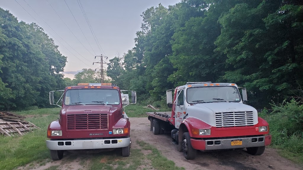 Speedys Towing in Kingston
