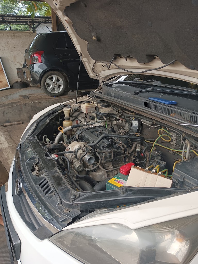 Bengkel mobil pak wah